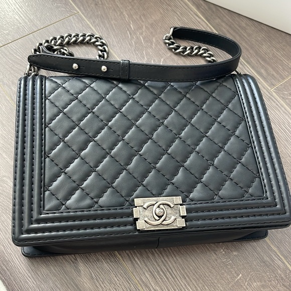 Chanel Le Boy handbag for sale, black with silver hardware. 100% authentic. - Picture 2 of 14